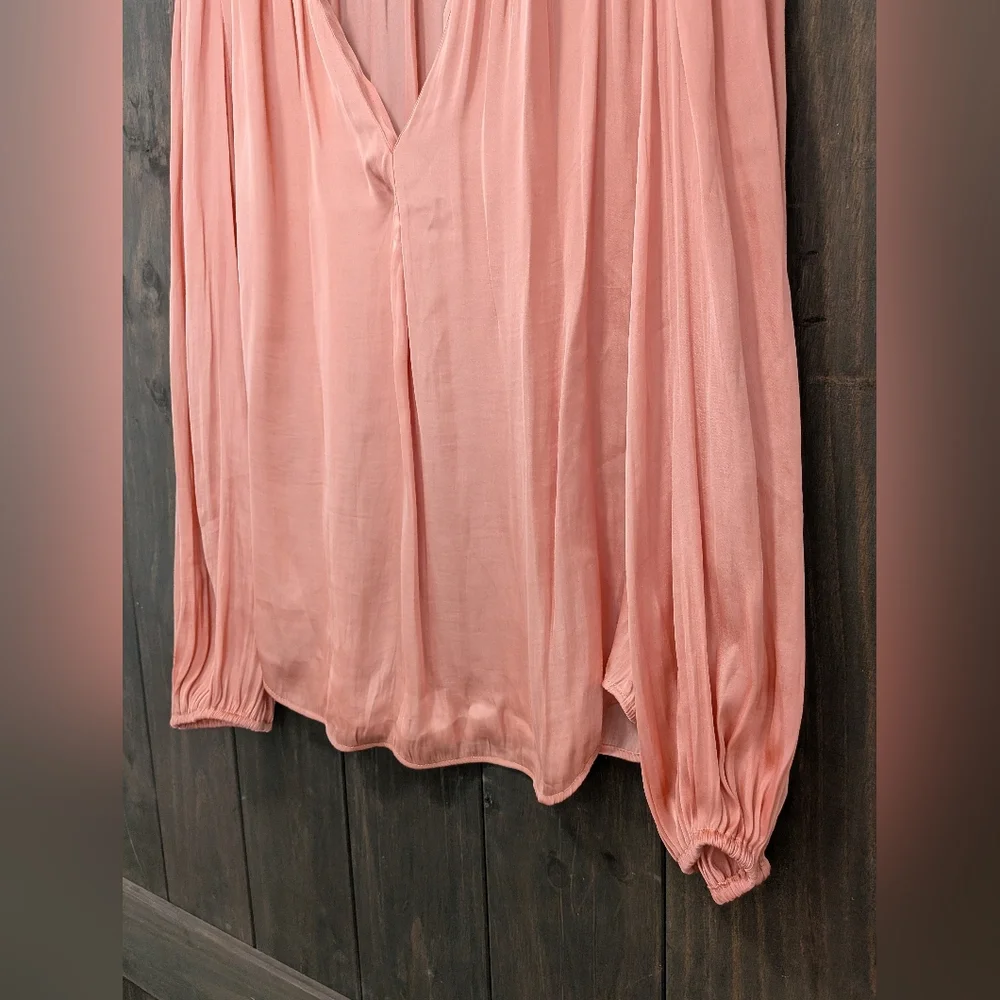 Banana Republic Blush Pink Long Sleeve Blouse – Size M - Picture 2 of 8